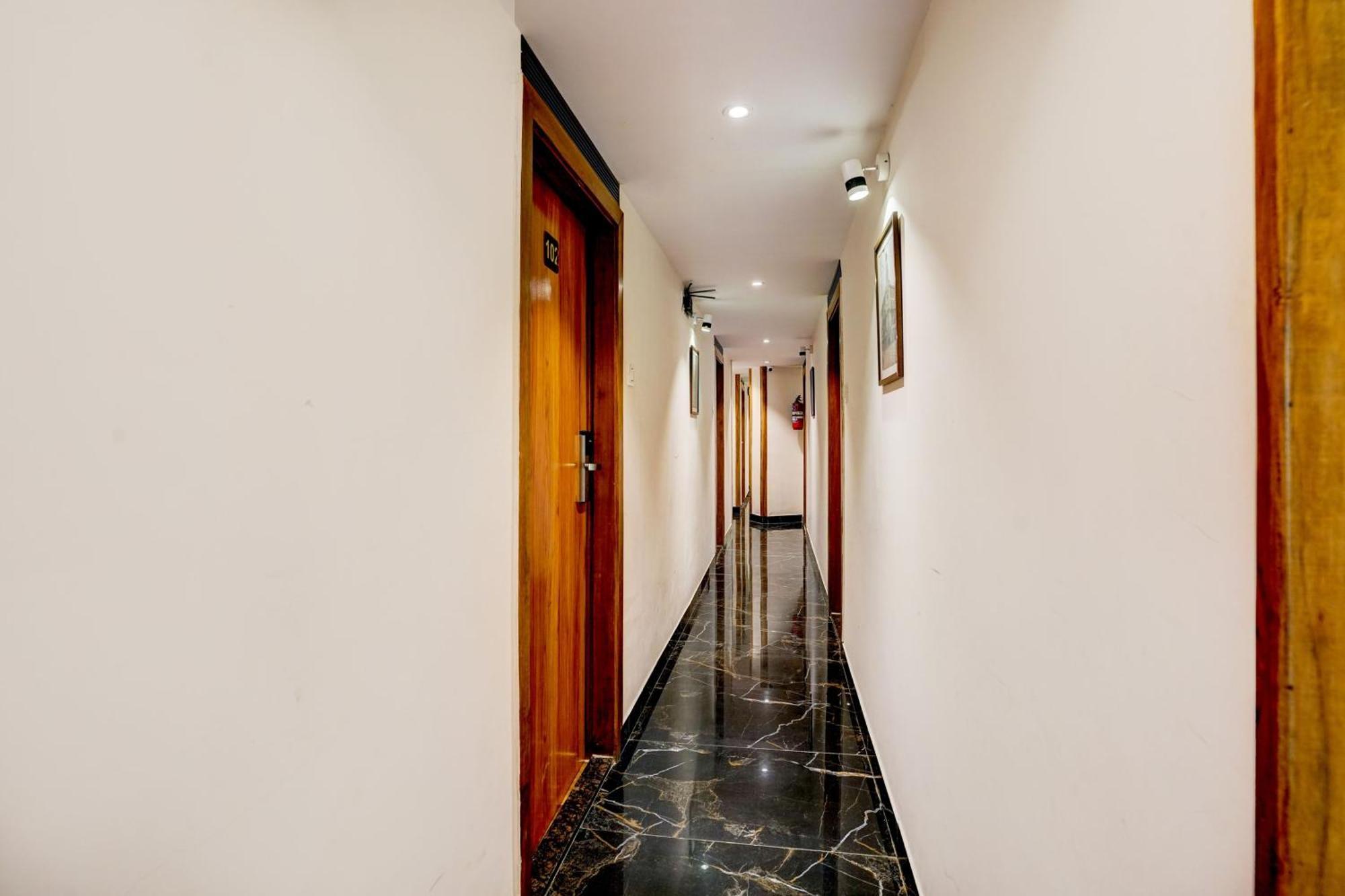 Super Hotel O Sakinaka Andheri Kurla Road ムンバイ エクステリア 写真